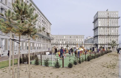 Boligbygg i Le Havre (Seine Maritime). Byen ble oppført på UNESCOs verdensarvliste 15.07.2005. Le Havre var den mest ødelagte byen i Frankrike under andre verdenskrig (1939–1945). Gjenoppbygd under ledelse av Auguste Perret (1874–195).
