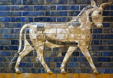 En okse, detalj fra glaserte mursteinsfliser som viser mytologiske dyr, og som prydet prosesjonsveien til Ishtarporten i Babylon under Nebukadnesar IIs regjeringstid (604-562 f.Kr.). Babylonsk sivilisasjon, 7.-6. århundre f.Kr.