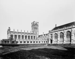 Hutchinson Hall, Mitchell Tower, Reynolds Club og Leon Mandel Assembly Hall ved University of Chicago, Chicago, Illinois, USA, ca. 1901 (s/hvitt-bilde)
