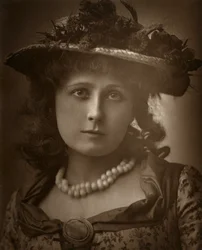 Den britiske skuespillerinnen Helen Forsyth i Sophia, 1886