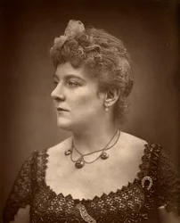 Den britiske skuespillerinnen Henrietta Lindley i Jim the Penman, 1886
