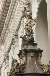 Prekestol, også kalt Sannhetens Preikestol, detalj: St. Michael and the Dragon, 1749 (forgylt, tre og intarsia) (se også 252679 og 252681)