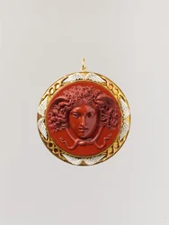 Head of Medusa (rød jaspis montert i gull med hvit emalje)