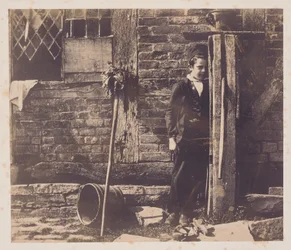 Walter Chamberlain gjemmer seg bak Bredicot-pumpen, midten av 1850-tallet