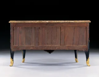 Kommode, ca. 1745 (ormolu-montert japansk lakk og ebonisert tre)