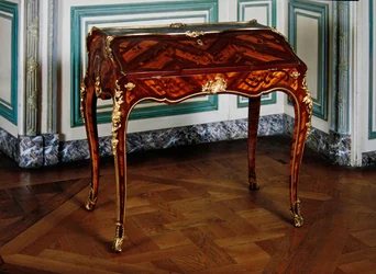 Louis XV Secretaire stemplet med bokstavene B.V.R.B