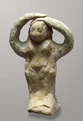 Figur av en sørgende, fra Azor, Israel (leire)
