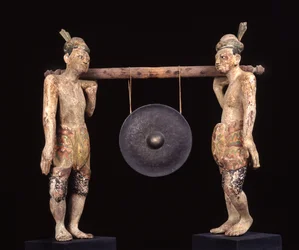 Gong, slutten av 1800-tallet (tre og metall)