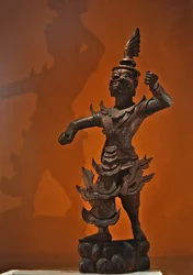Maskert danser (tre)