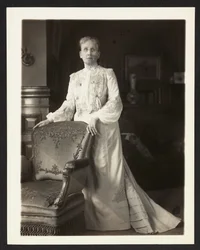 Mrs John Arbuckle, ca. 1900-10