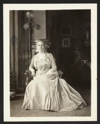 Mrs John Arbuckle, ca. 1900-10