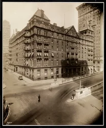 The Murray Hill Hotel, Park Avenue og 40th Street, New York, 1919 (sølv gelatintrykk)