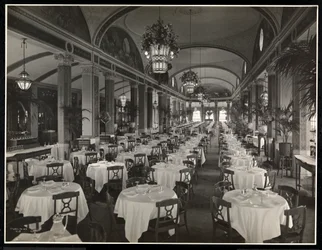Takhagerestauranten på Hotel Pennsylvania, 1919 (sølv gelatintrykk)