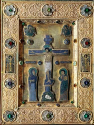 Bysantinsk kunst: Evangelisk av gull og emalje dekorert med gullblader avviser med filigrankrusifiks som representerer Jomfruen og Saint John. Venezia tesoro fra San Marco fra 1100- og 1200-tallet (tresor av Saint Mark)
