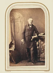 [Høyre figur]