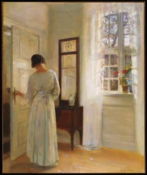 En dame som ser i et speil ved en åpen dør (olje på lerret)