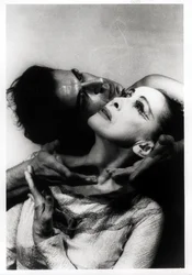 Martha Graham (1894–1991) og Bertram Ross (1920–2003) i «Visjonær konsert», 27. juni 1961 (gelatinsølvtrykk)