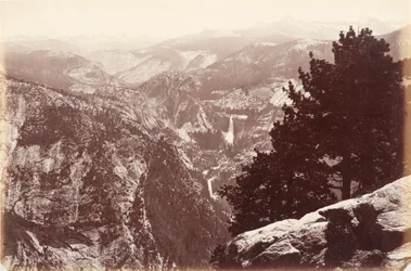 Vernal og Nevada Falls fra Glacier Point