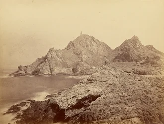 [Fyr, Farallon-øyene] / [Ved Farallones]