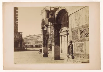 Piazza San Marco sett fra Porta della Carta. Venezia.