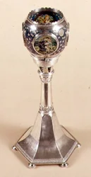 Plique-a-jour emaljert lampe, 1905-12 (metall og emalje)