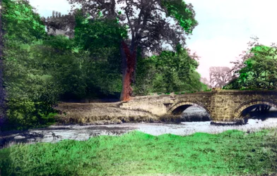 Bro ved Haddon Hall staselige hjem, Derbyshire, 1926.