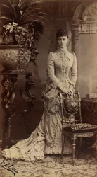 Elisabeth Fiodorovna de Russie (nee Elisabeth de Hesse Darmstadt) - Portrett av storhertuginne Elizaveta Fyodorovna (1864-1918), prinsesse Elizabeth av Hessen og ved Rhinen, av Bergamasco, Charles (Karl) (1830-1896). Albumin Photo, ca 1884. Russian State F