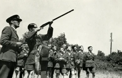 RAF-personell som lærte å skyte med våpen under andre verdenskrig, 1941.