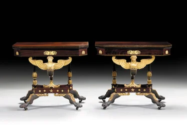 To klassiske utskårne kortbord, ca. 1815 (pakkeforgylt palisander)