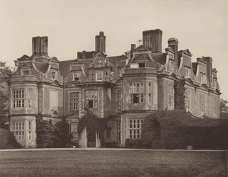Swateley Hall, Uxbridge, inngangsfronten