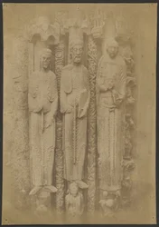 [Chartres-katedralen. Store figurer fra den kongelige portalen]