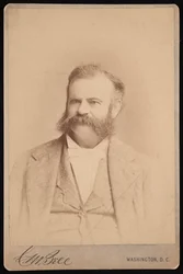 Portrett av John Wesley Powell 1834-1902, ca 1872.