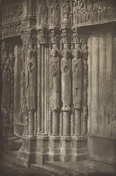 Chartres-katedralen. Høyre dør til den kongelige portalen, vestsiden, 12. århundre, før juli 1857 (bilde)