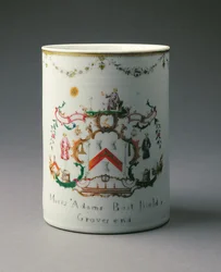 An Armorial Mug, Qianlong Period (1736–95) ca. 1775 (porselen)