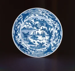 Blått og hvitt fat malt med en salvie og ledsager, Wanli-merke og periode, 1573-90 (porselen)