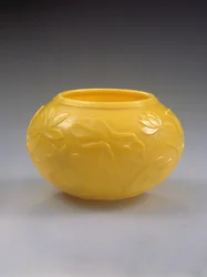 Utskåret skål, Qianlong-periode (1736-95) (farget glass) (se også 272125)