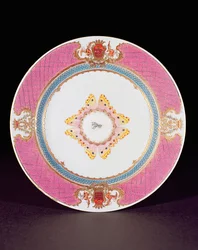 Middagstallerken malt i Famille Rose-emaljer med armene fra Grimaldi di Castro, Yongzheng-perioden (1723-35) ca. 1735 (porselen)