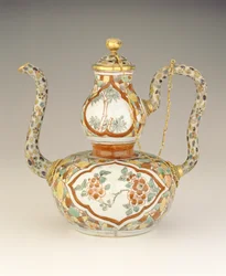Ewer, Late Ming-dynastiet, Tianqi-perioden, 1621-27 (porselen og cloisonne-emalje)