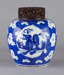 Krukke (med deksel og dragedesign), 1662-1722 (keramikk)