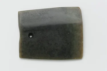 Del av et chang-, Shang- eller Western Zhou-dynasti (jade)