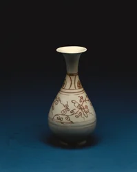 Rød underglasurflaske av Yuhachan, Yuan-dynastiet, 1300-tallet