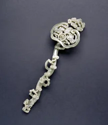 Ruyi septer (celadon stein)