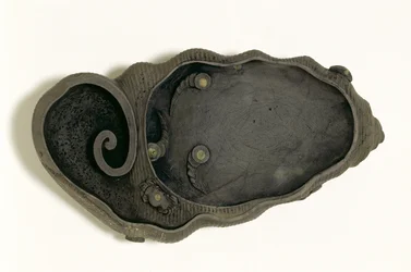 Tuan blekkstein i form av et konkylie, Ching-dynastiet, sent på 1800- til tidlig midten av 1800-tallet (utskåret stein)