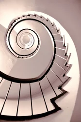 Svingete spiraltrapp