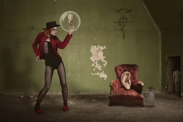 Kvinnens surrealistiske boble