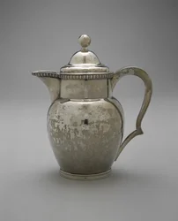 Dekket mugge, ca. 1809–1814 (sølv)