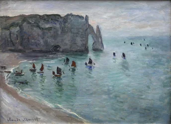 Étretat, Aval-porten: fiskebåter forlater havnen