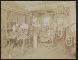 Dressler & Co. filmlaboratorium med menn som jobber, New York