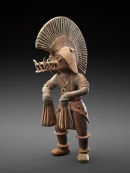 Danser med krokodillehjelm, 300 BC-300 AD (lertøy med spor av polykromt pigment)