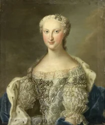 Maria Theresa Raphael av Bourbon, Infanta av Spania, Dauphine av Frankrike i 1745